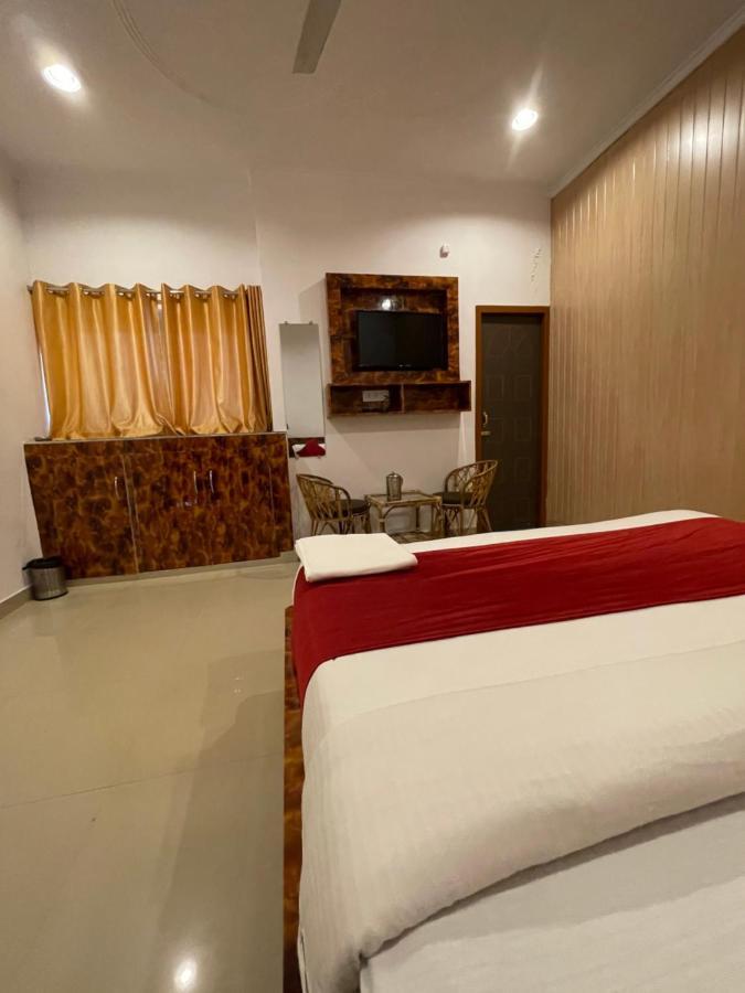 Hot - House Of Travellers, Rishikesh Hostel ภายนอก รูปภาพ