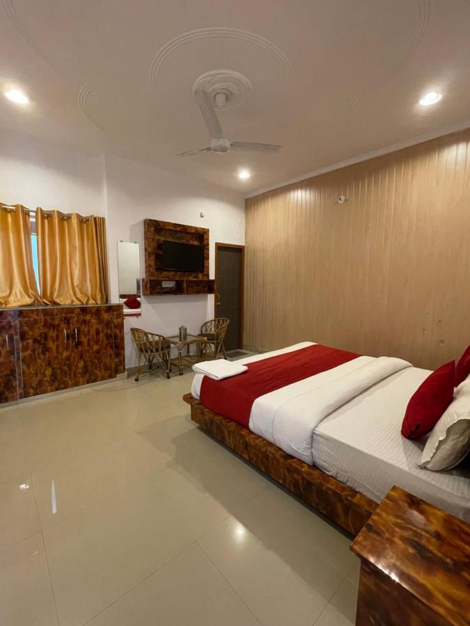 Hot - House Of Travellers, Rishikesh Hostel ภายนอก รูปภาพ