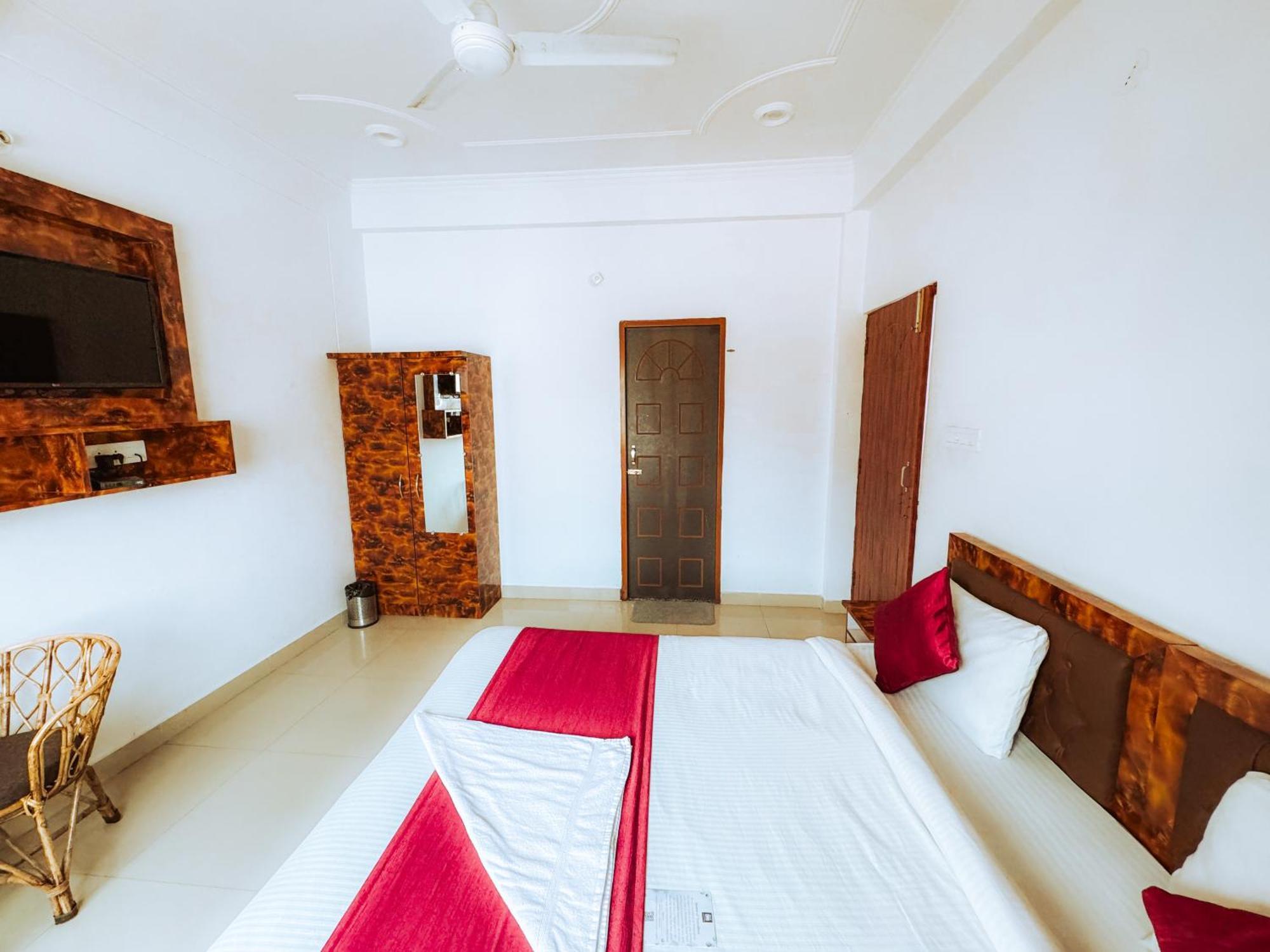 Hot - House Of Travellers, Rishikesh Hostel ภายนอก รูปภาพ